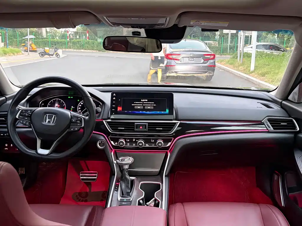 Honda Accord — фото 7