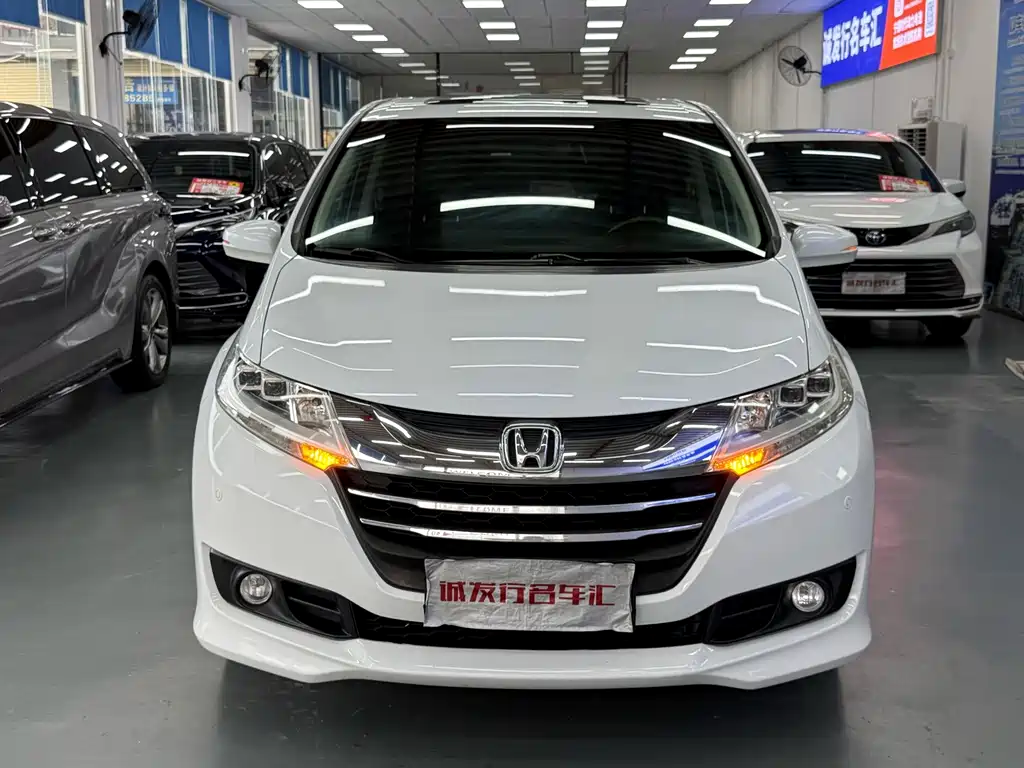 Honda Odyssey — фото 11