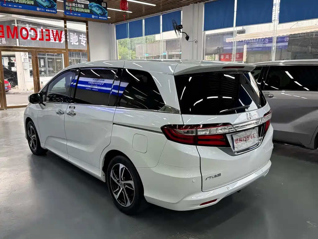 Honda Odyssey — фото 13
