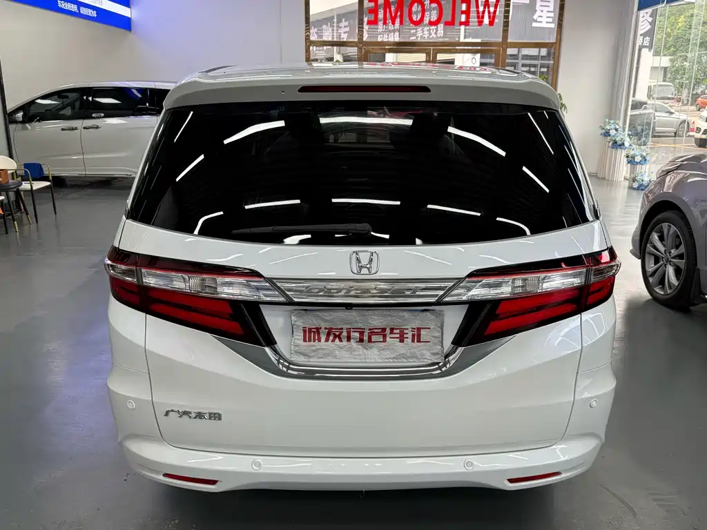 Honda Odyssey — фото 14