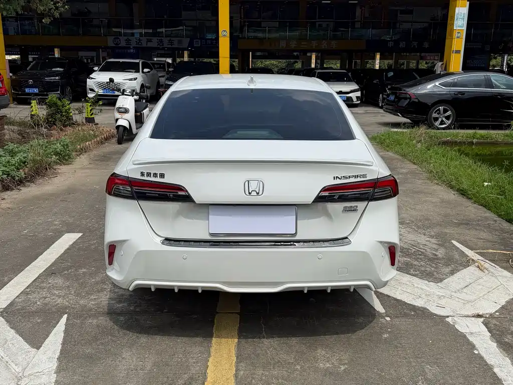 Honda Inspire — фото 11
