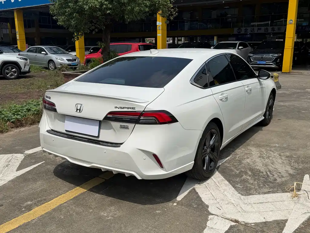 Honda Inspire — фото 12