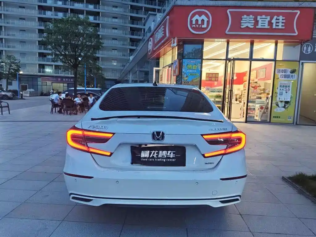 Honda Accord — фото 4