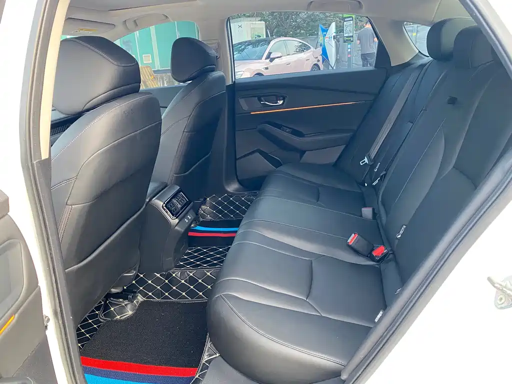 Honda Accord — фото 11