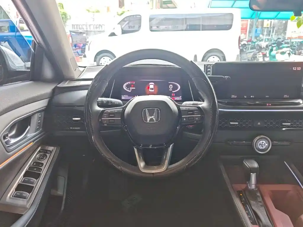 Honda Accord — фото 11