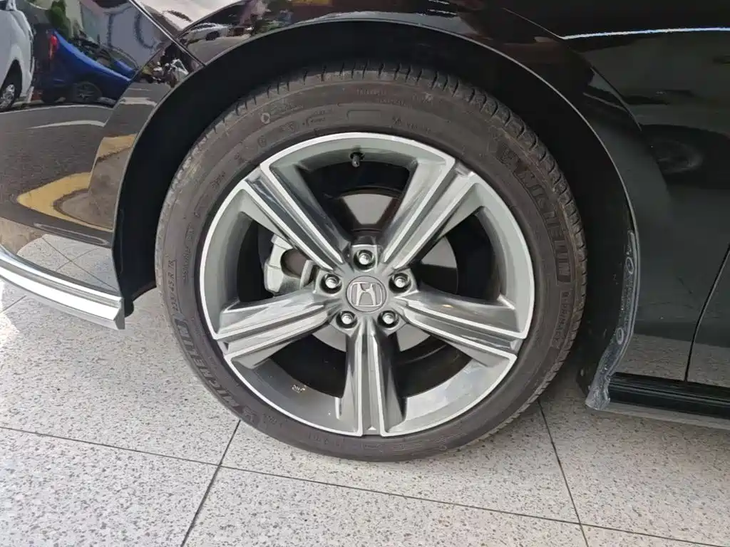 Honda Accord — фото 23