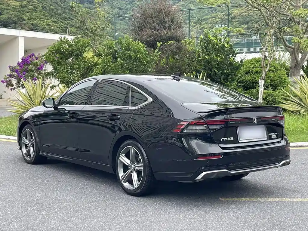 Honda Accord — фото 5