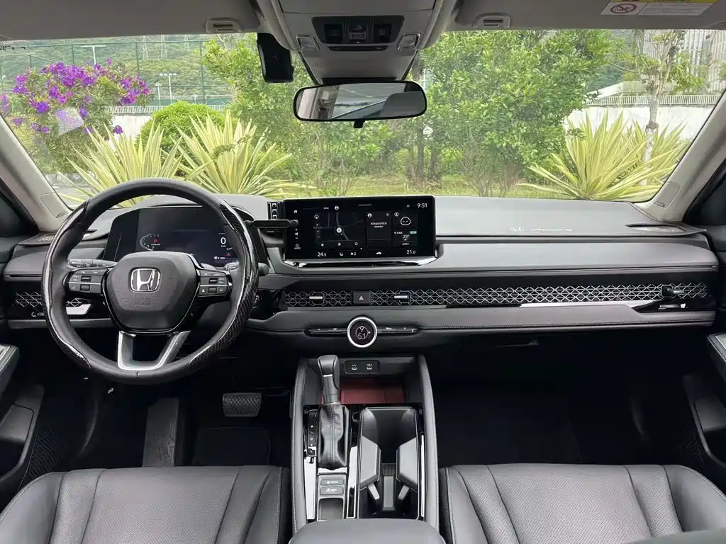 Honda Accord — фото 10