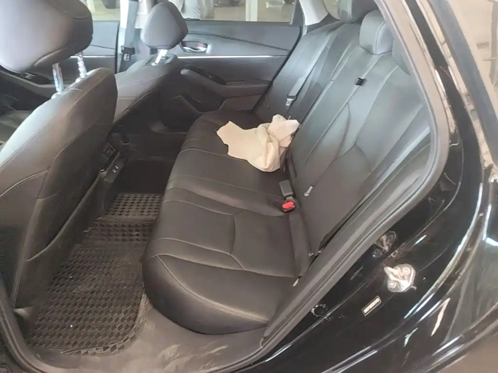 Honda Accord — фото 17