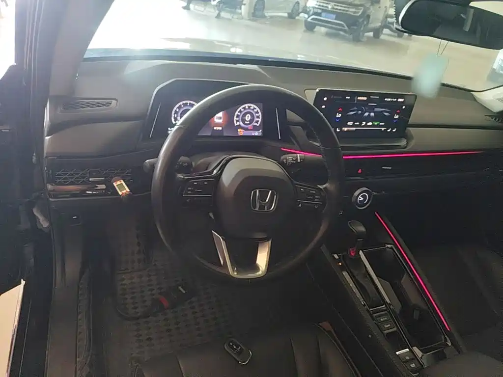 Honda Accord — фото 10