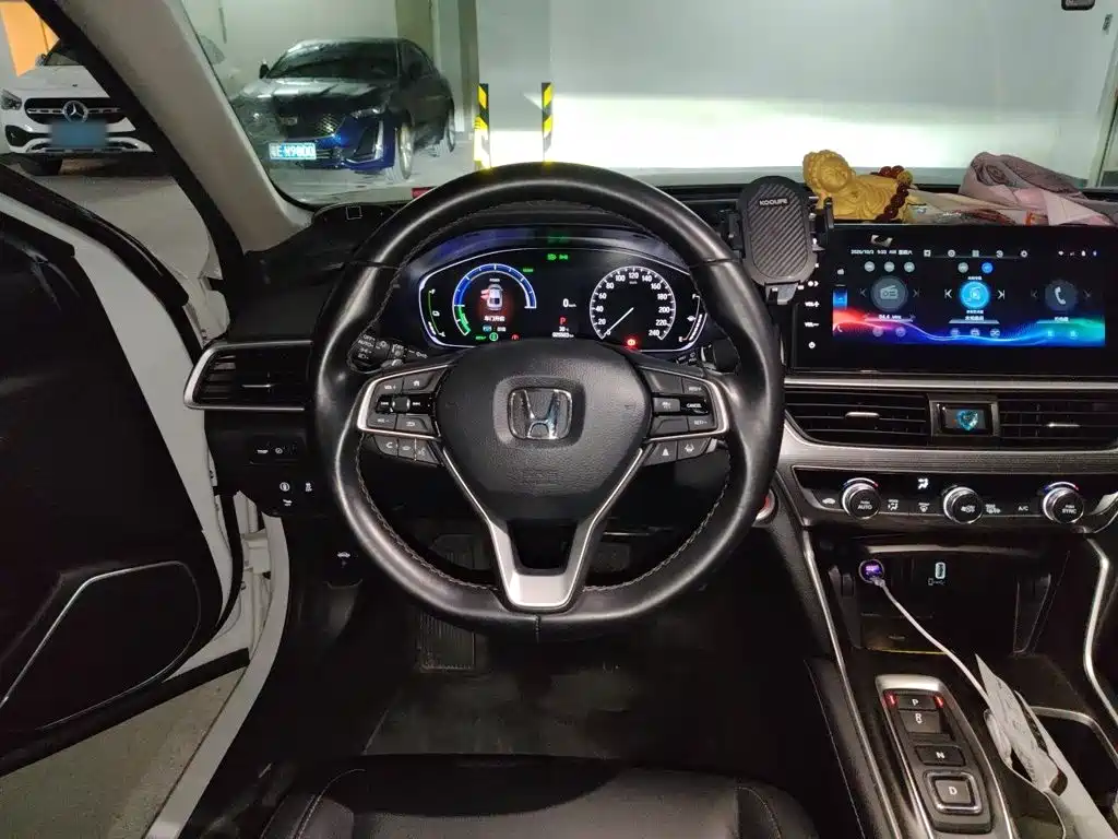 Honda Accord — фото 11