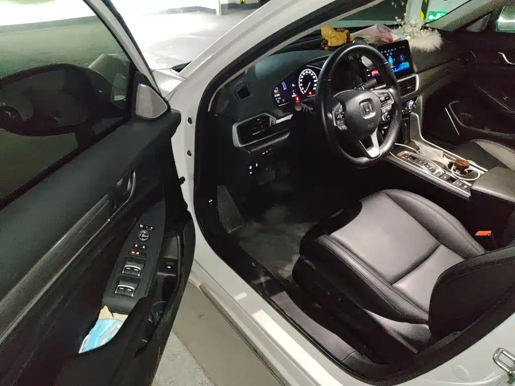 Honda Accord — фото 17