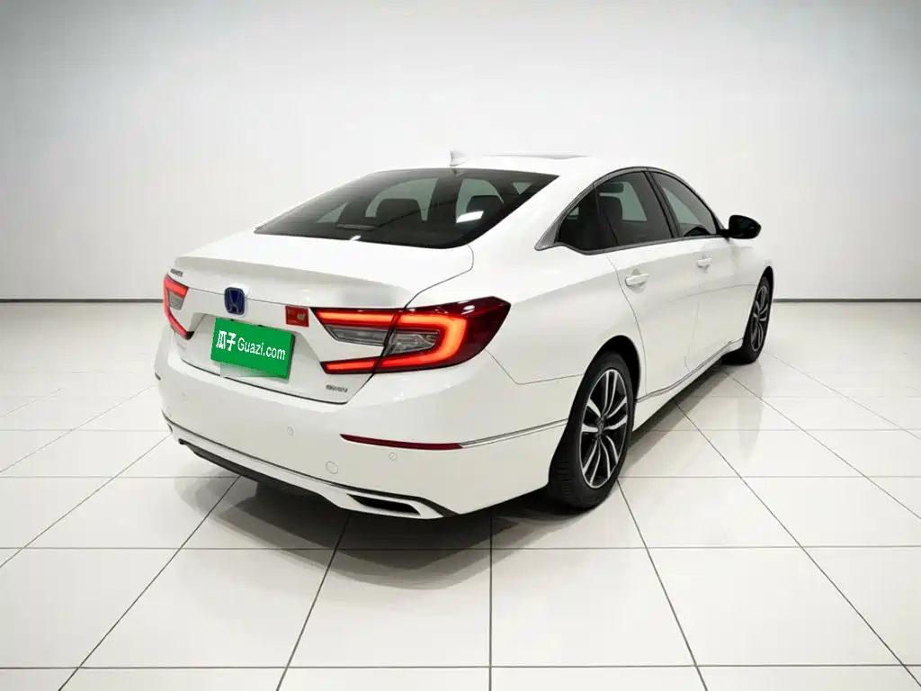 Honda Accord — фото 6