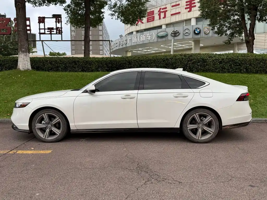Honda Accord — фото 3