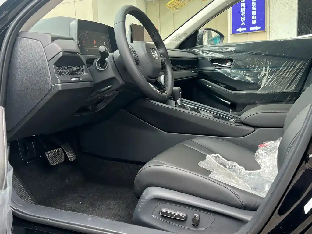 Honda Accord — фото 10