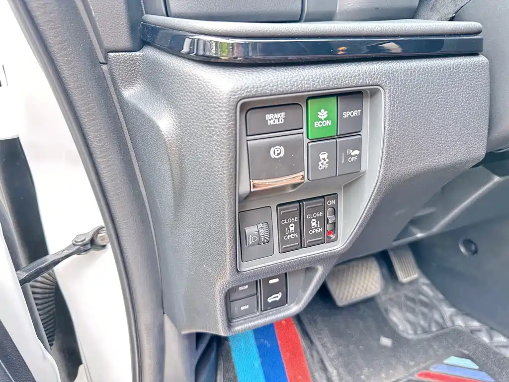 Honda Odyssey — фото 18