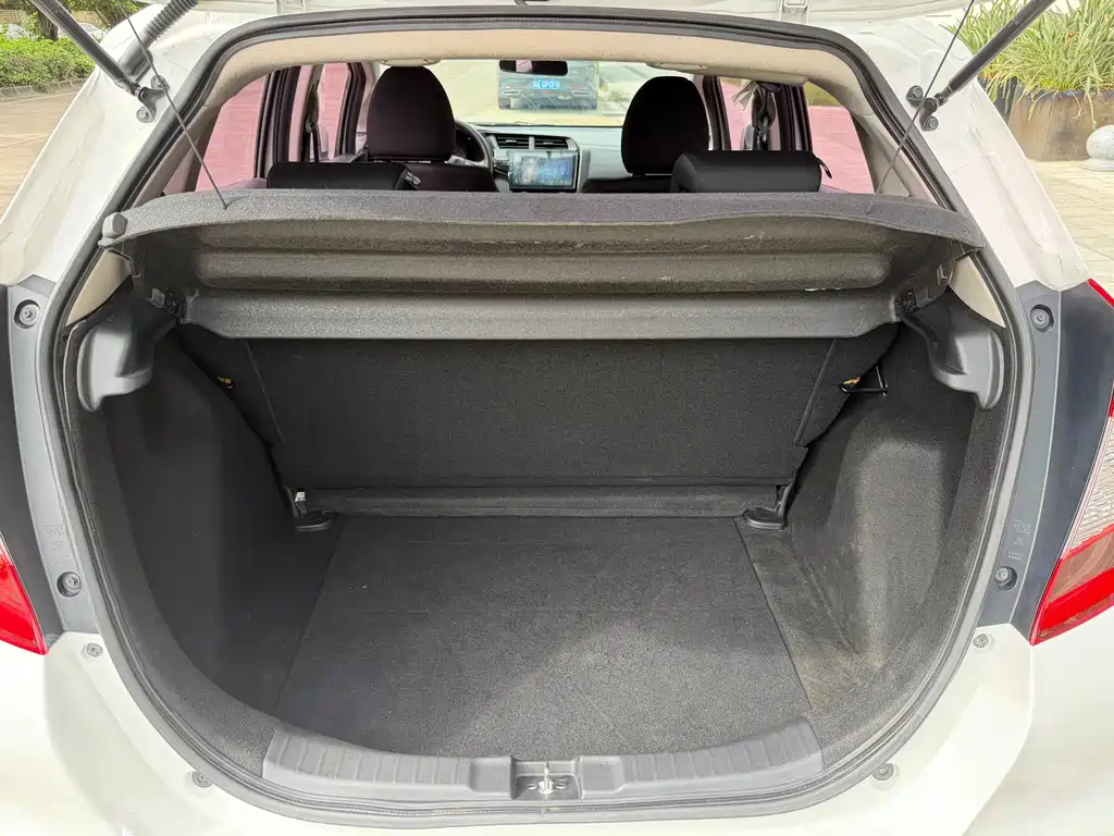 Honda Fit — фото 11