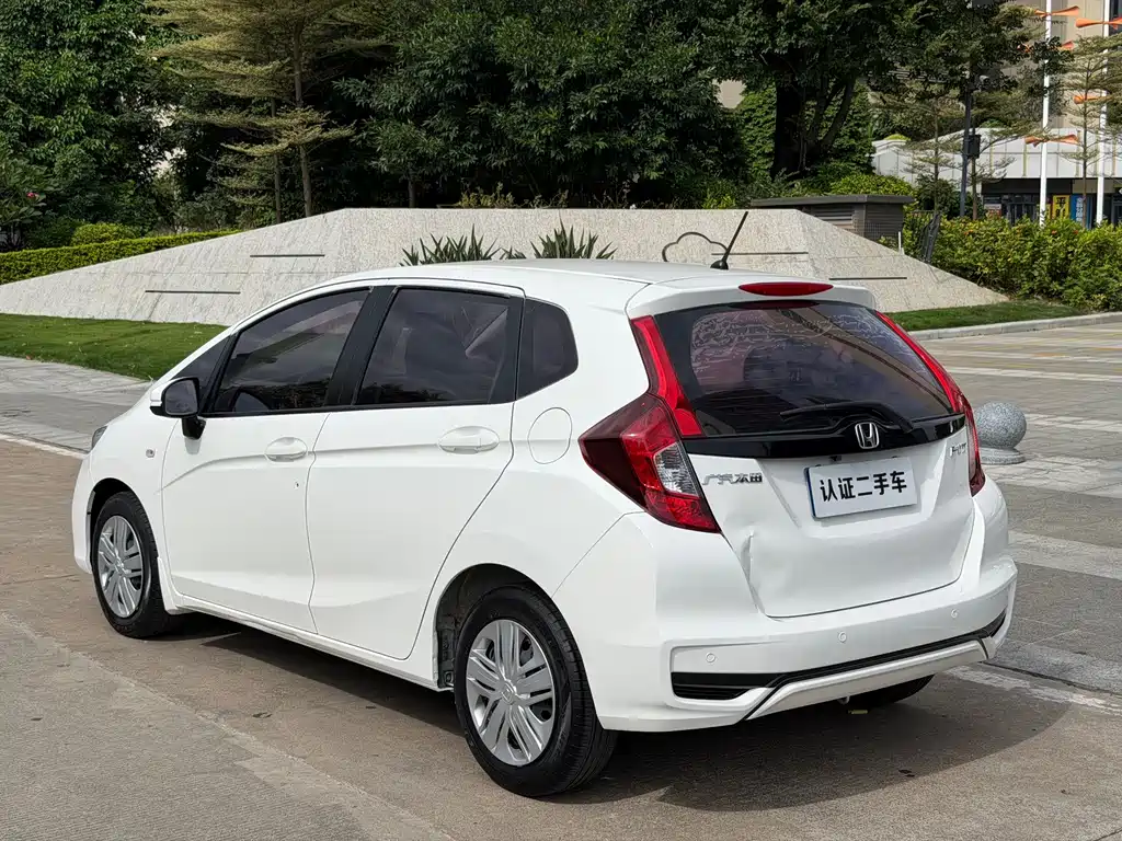 Honda Fit — фото 13