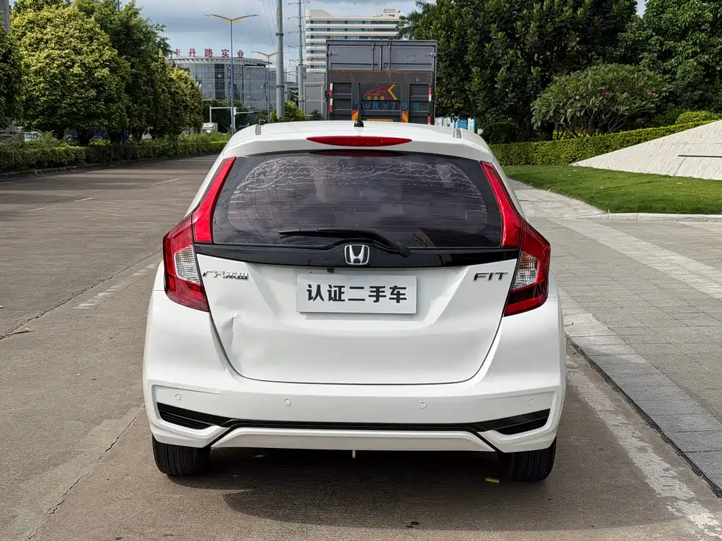 Honda Fit — фото 14