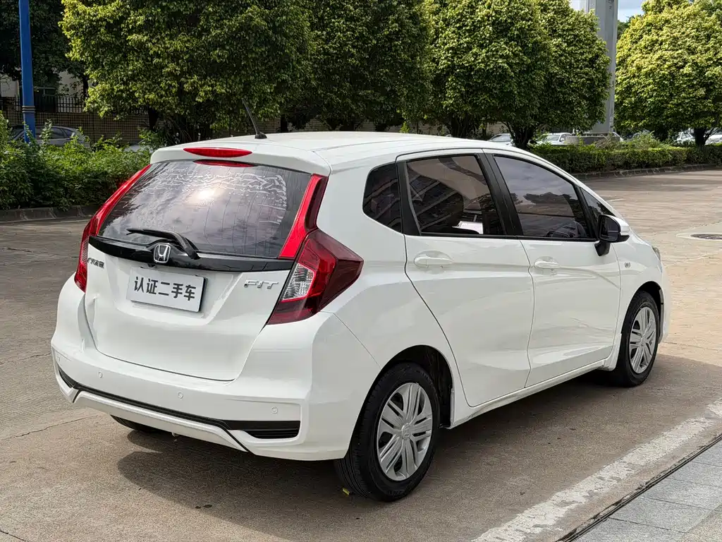 Honda Fit — фото 15