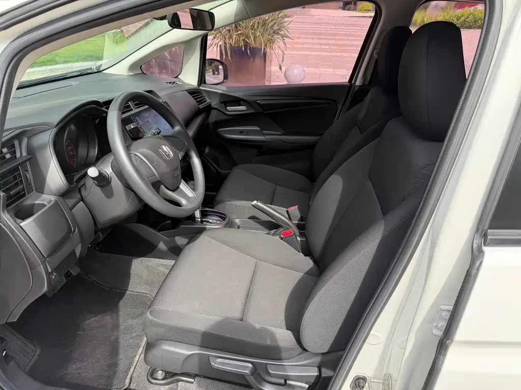 Honda Fit — фото 5