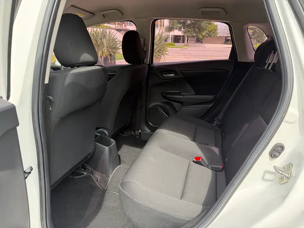 Honda Fit — фото 6