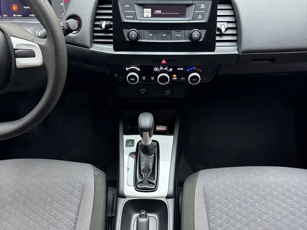 Honda Fit — фото 17
