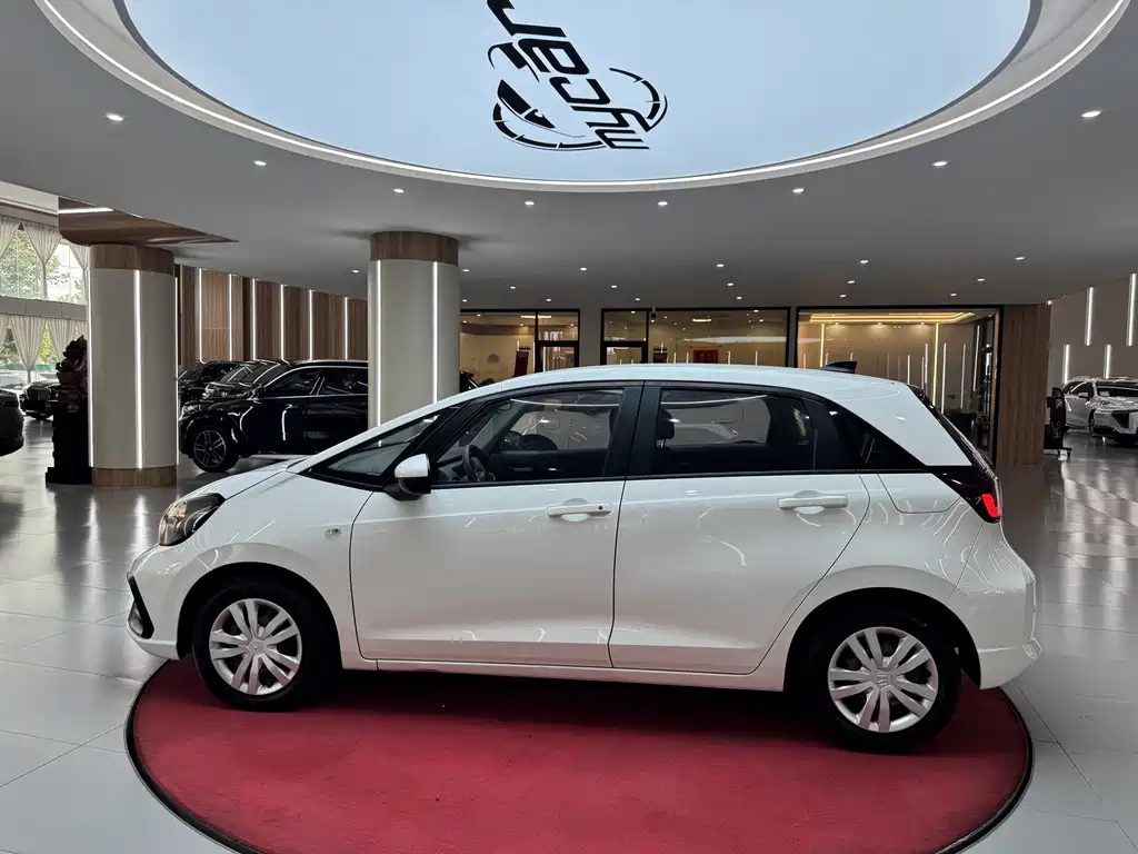 Honda Fit — фото 8