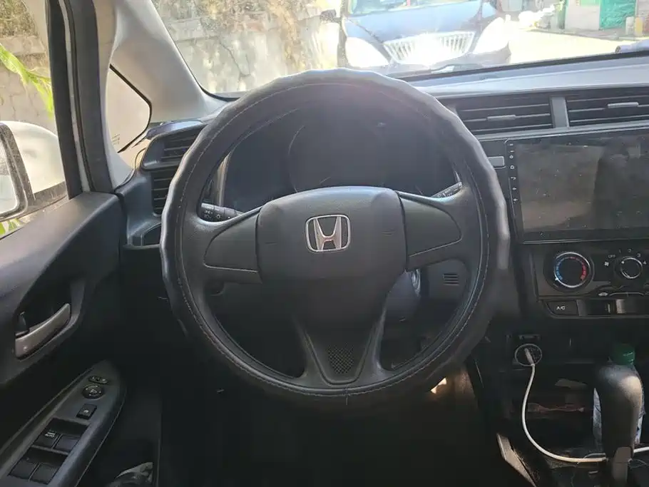 Honda Fit — фото 15