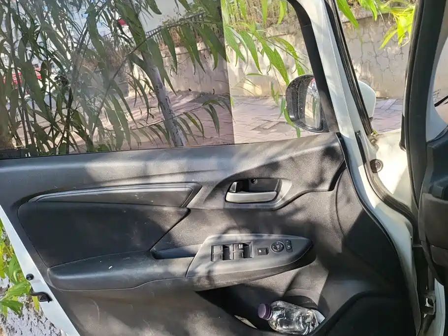 Honda Fit — фото 7