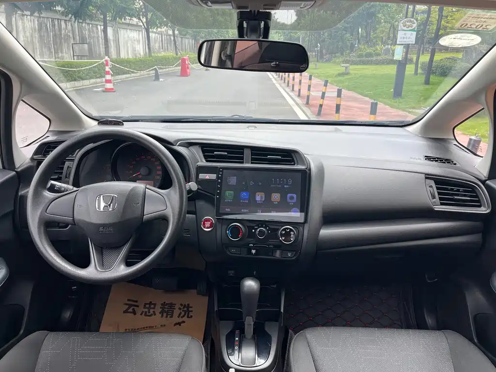 Honda Fit — фото 17