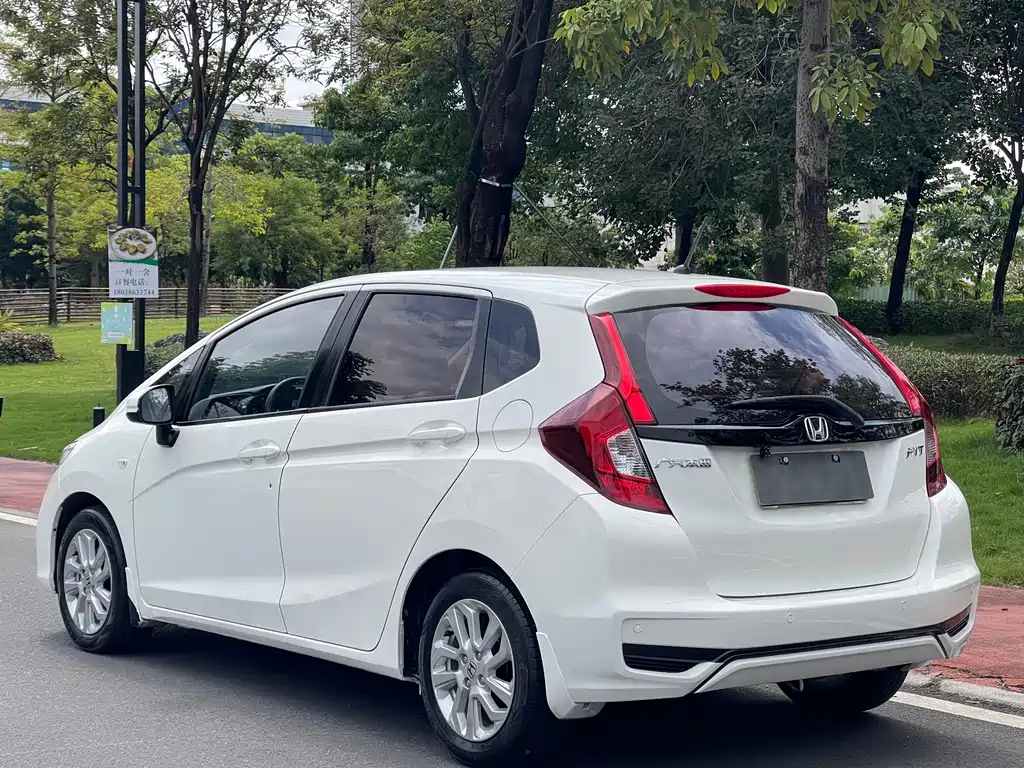 Honda Fit — фото 4