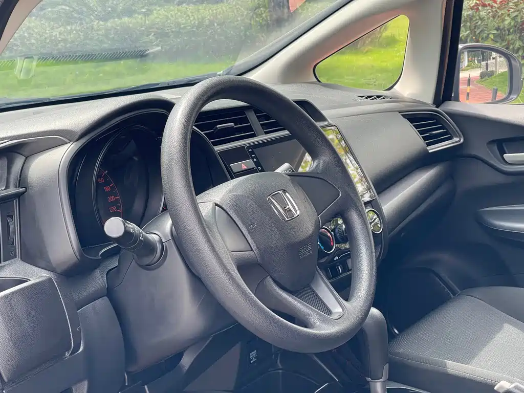 Honda Fit — фото 7