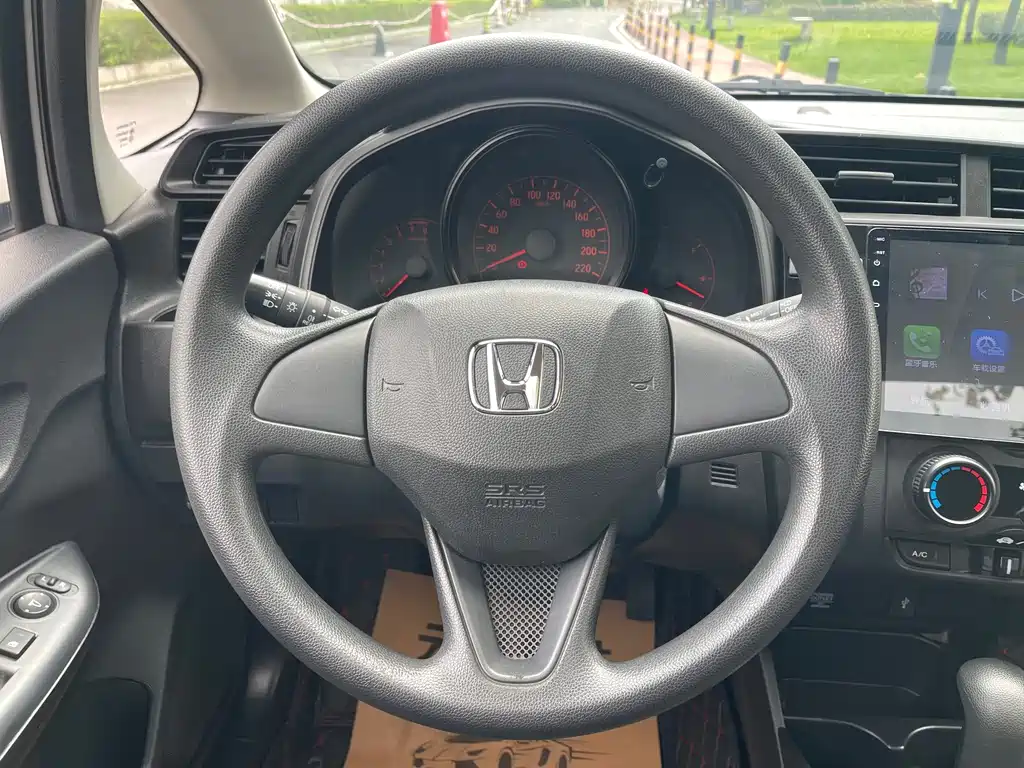 Honda Fit — фото 10