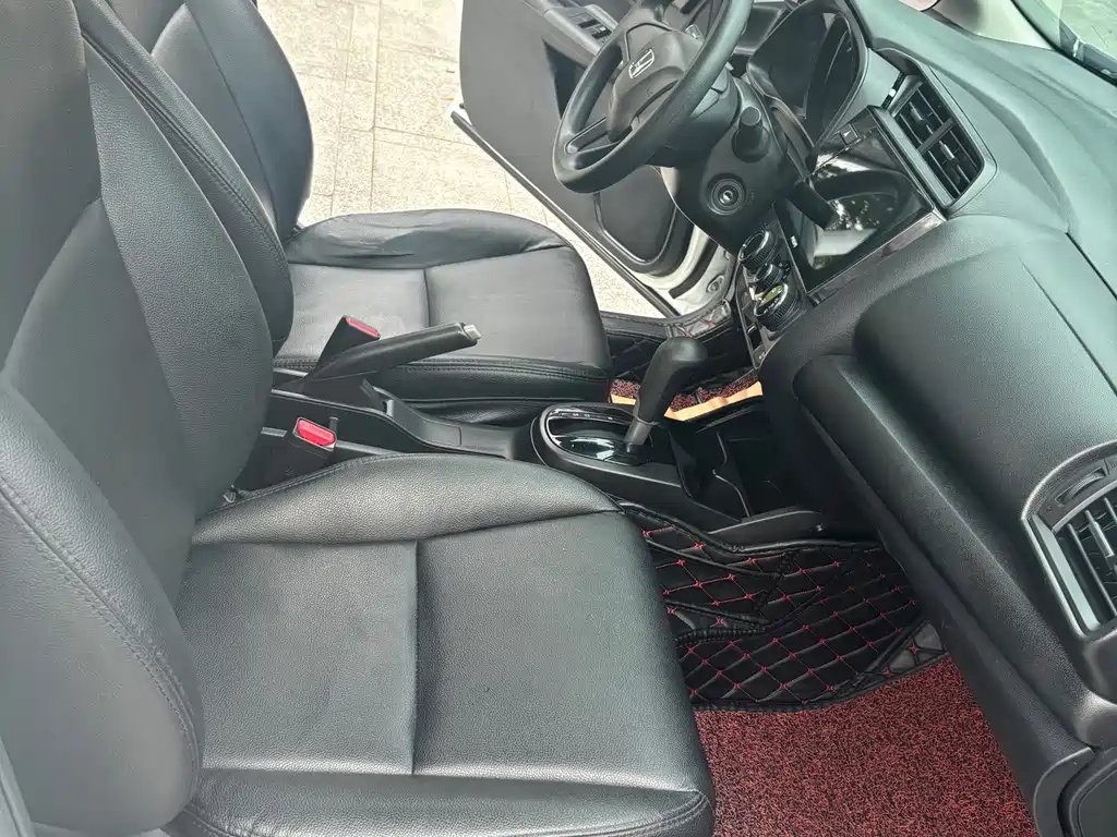 Honda Fit — фото 11