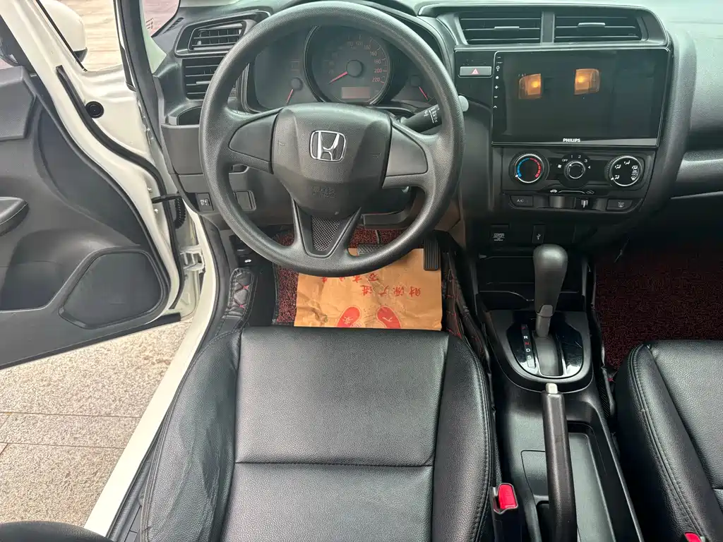 Honda Fit — фото 13