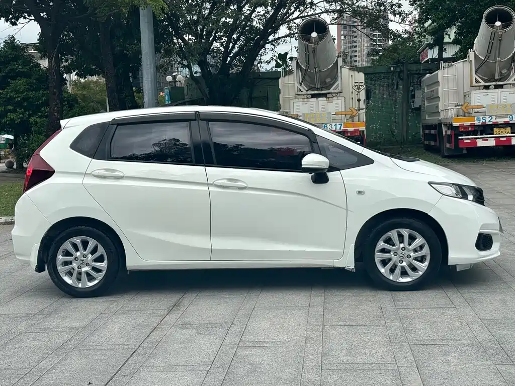 Honda Fit — фото 4