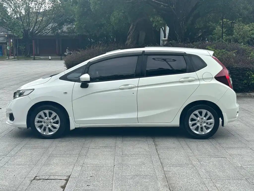 Honda Fit — фото 8