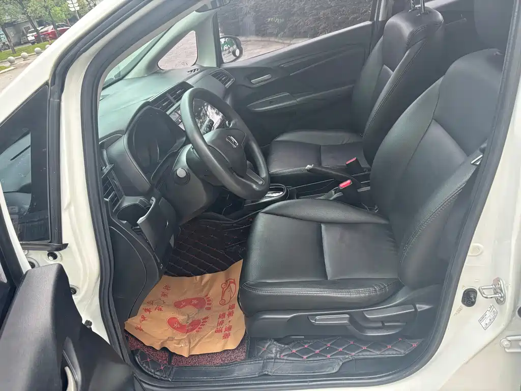 Honda Fit — фото 9