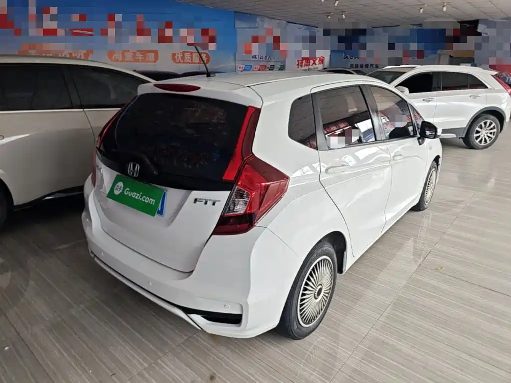Honda Fit — фото 7