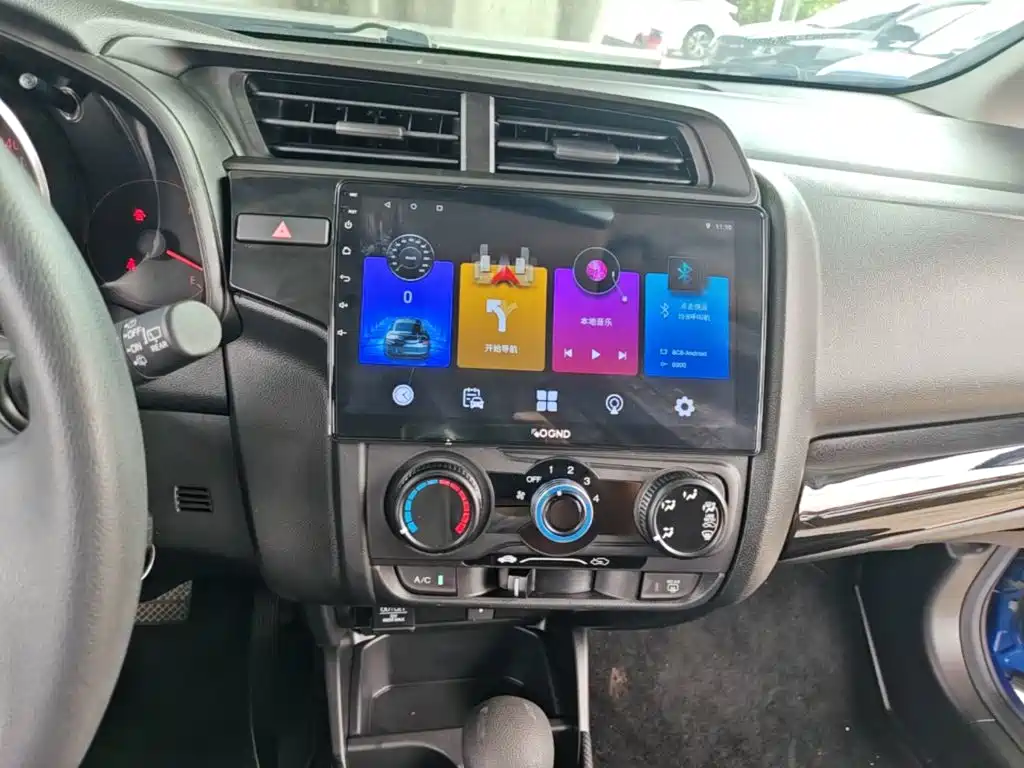 Honda Fit — фото 13