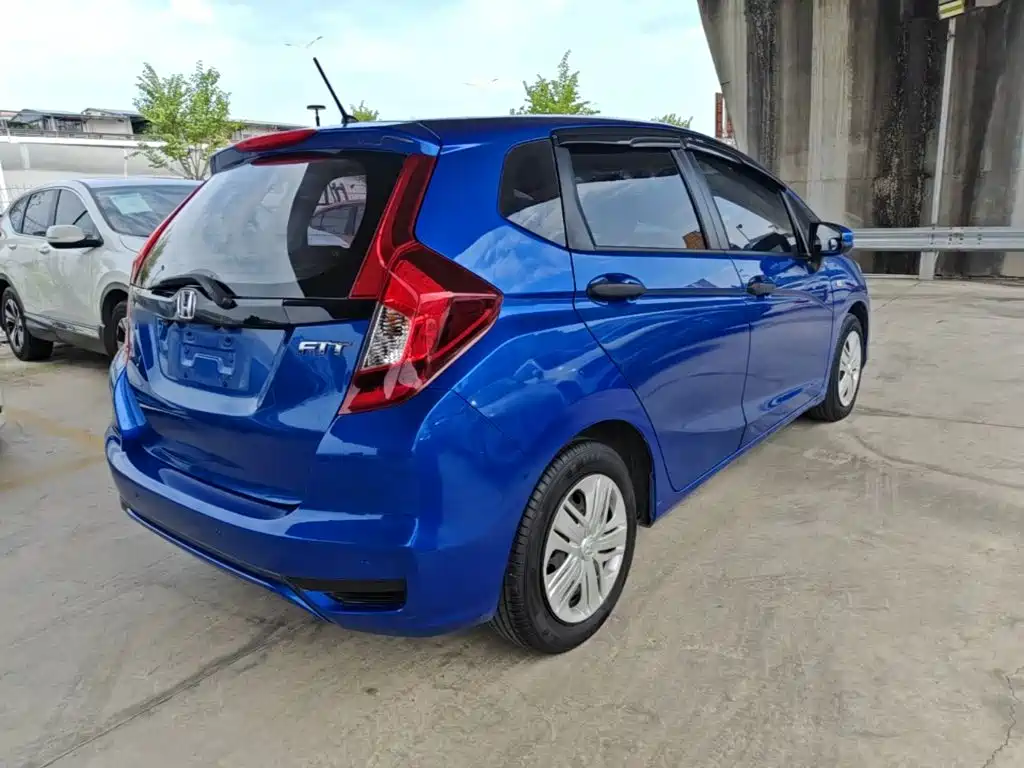 Honda Fit — фото 7