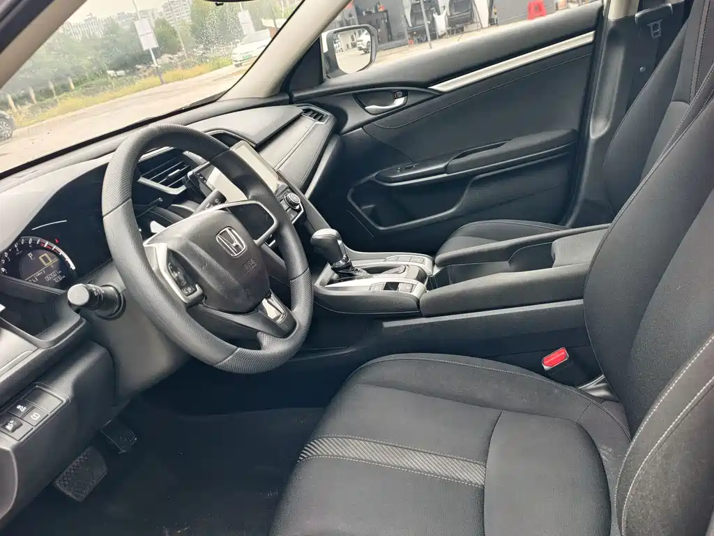 Honda Civic — фото 14