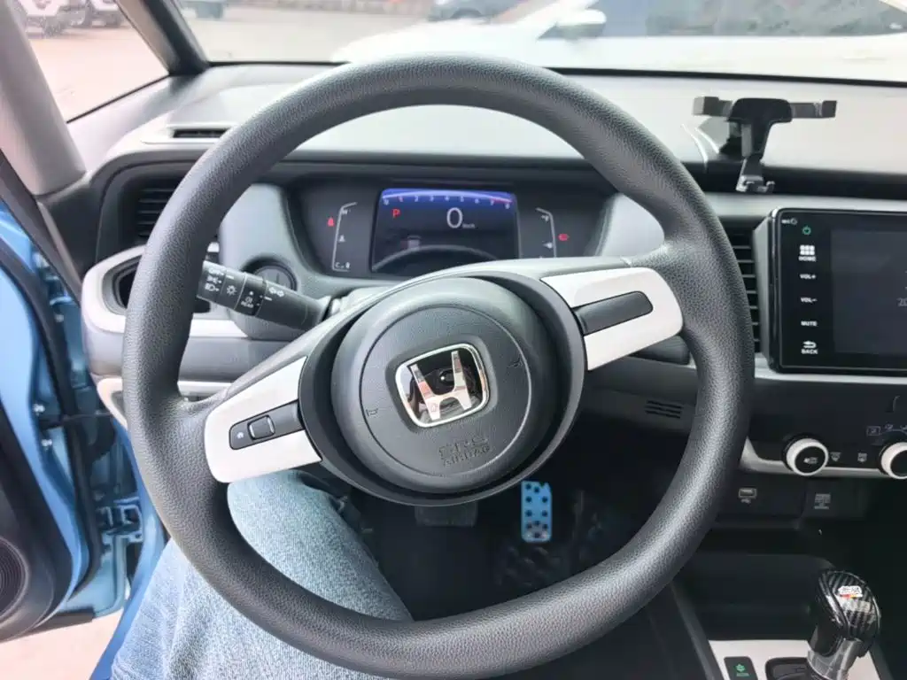 Honda Fit — фото 11