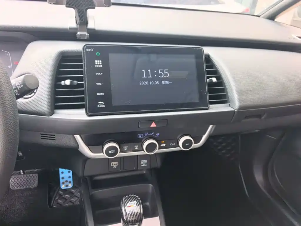 Honda Fit — фото 13