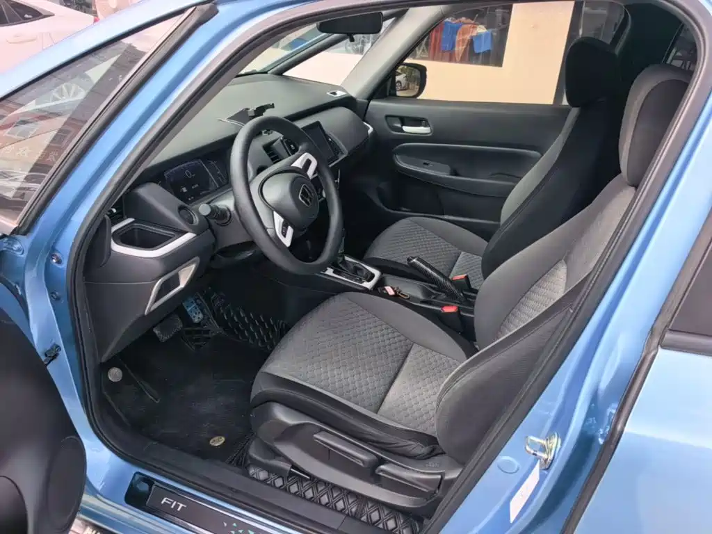 Honda Fit — фото 15