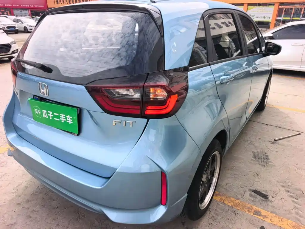 Honda Fit — фото 8