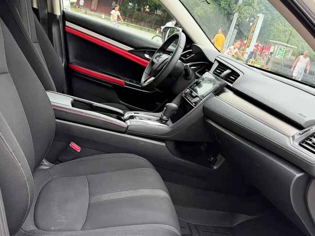 Honda Civic — фото 10
