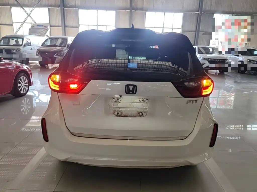 Honda Fit — фото 6