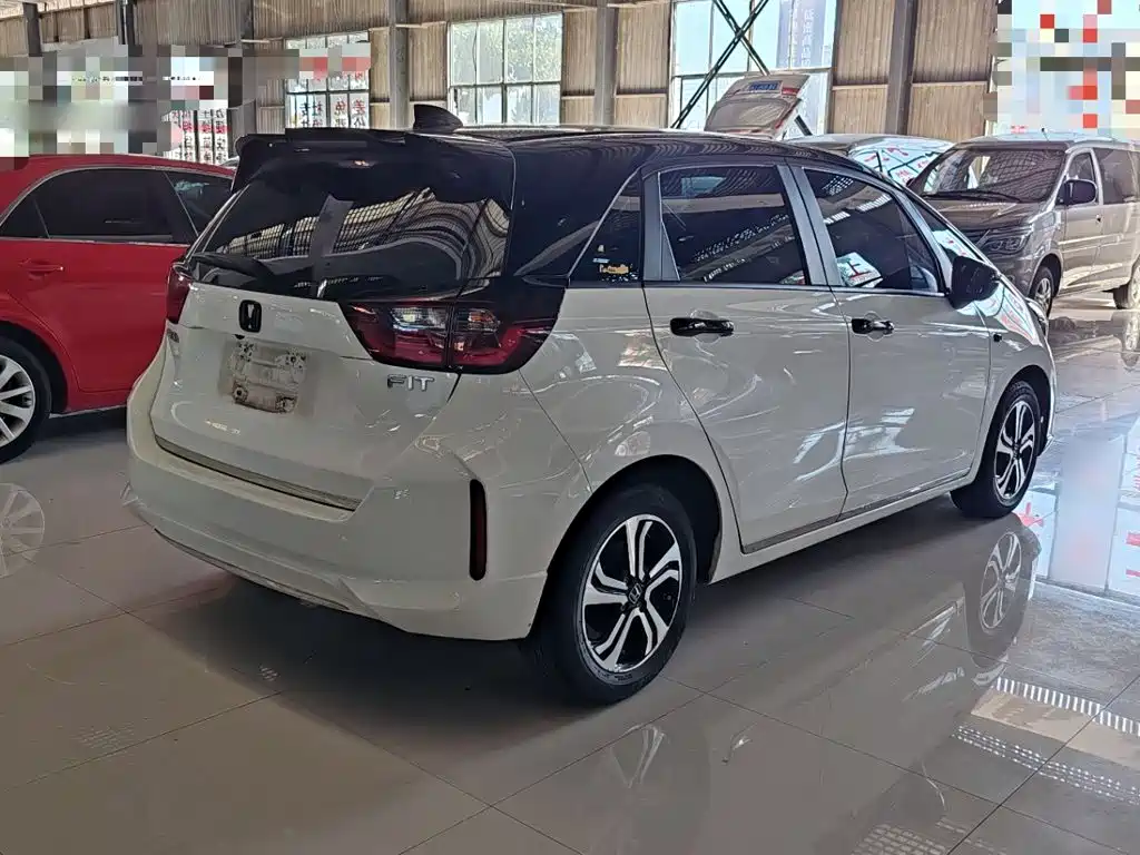 Honda Fit — фото 7